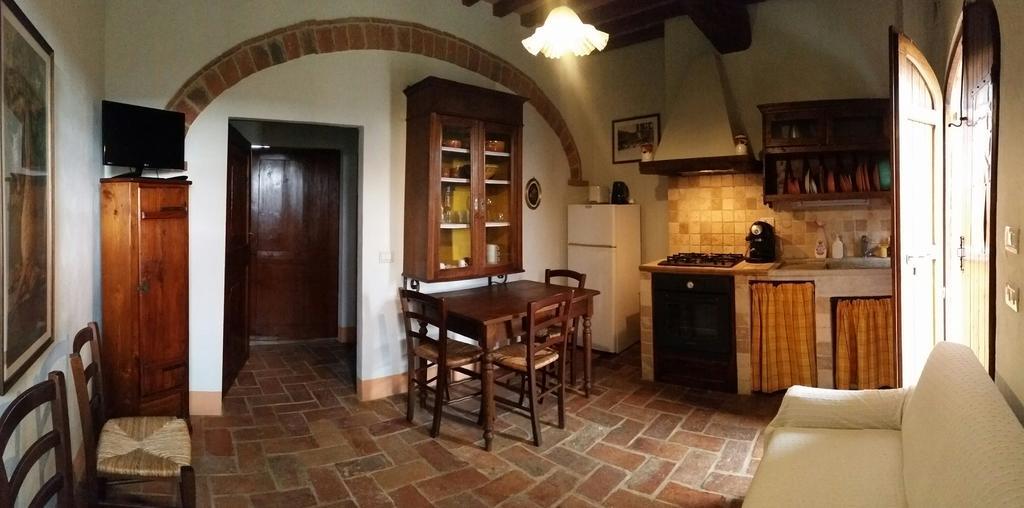 אסיאנו Agriturismo Podere Alberese חדר תמונה